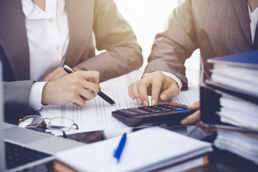 Différences comptables entre IS et IR pour les entreprises comparons les régiumes d'impot IS eIR pour les entreprises
